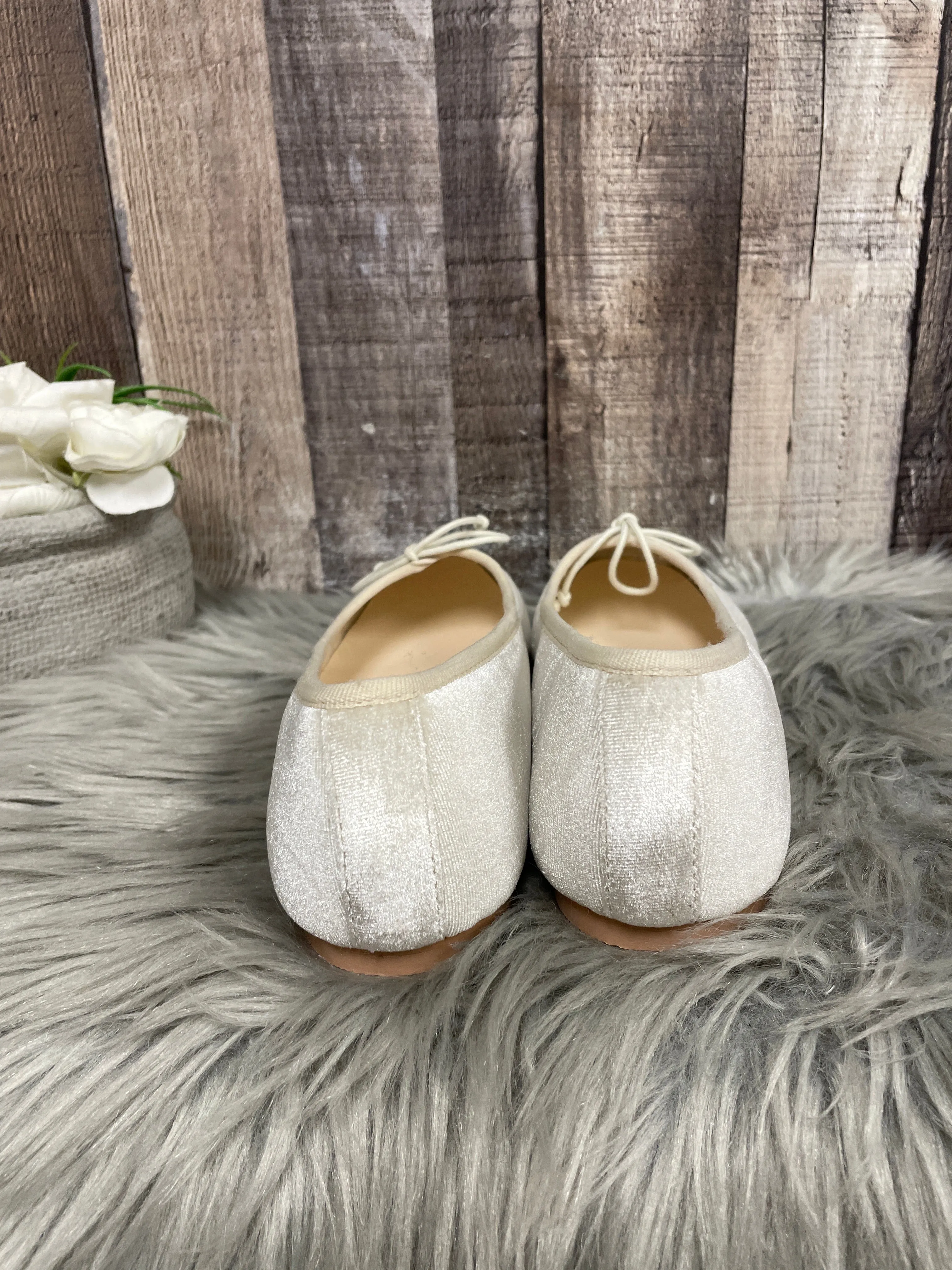 Beige Shoes Flats Loft, Size 9