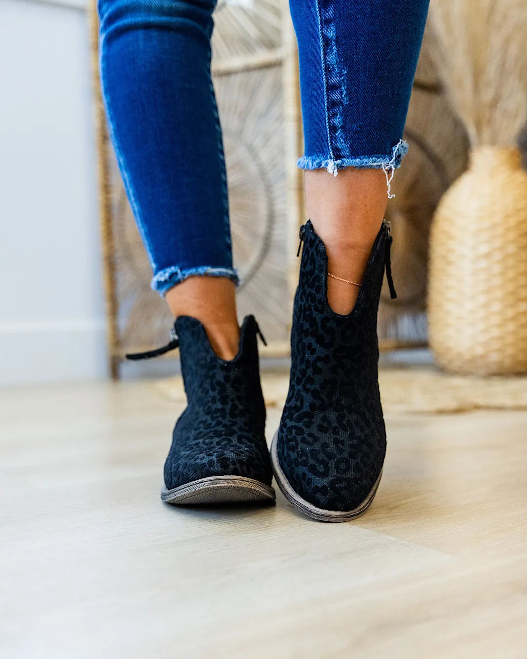 NEW! Very G Charming Boots - Black Leopard