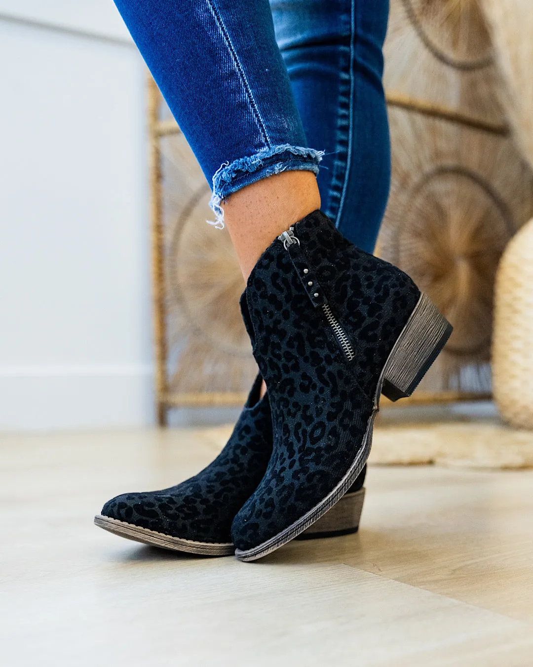 NEW! Very G Charming Boots - Black Leopard