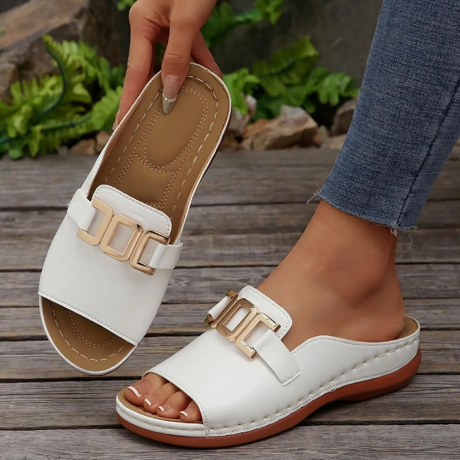 Women's Dressy Flat Sandals Comfortable Slip On Leather Slide Flip Flops Lightweight Casual 2025 Beach Slides Footwear Flop Thong Summer with Arch Support Indoor Outdoor Walking Slippers